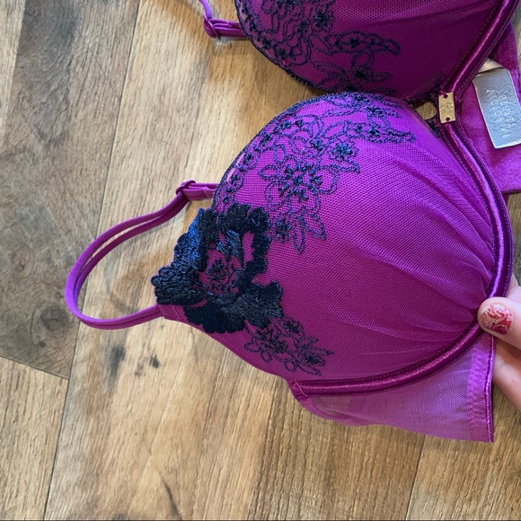 VS Vintage Embroidered Floral Lace Push Up Bra - Picture 2 of 9